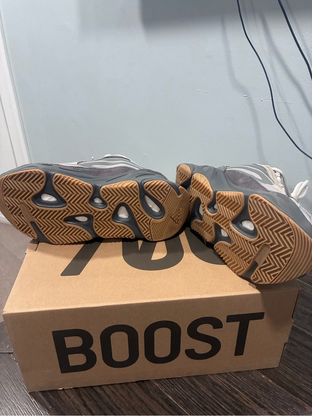 Boost 700 V2 Women’s Sneaker - Gray Use once only - Picture 4 of 4